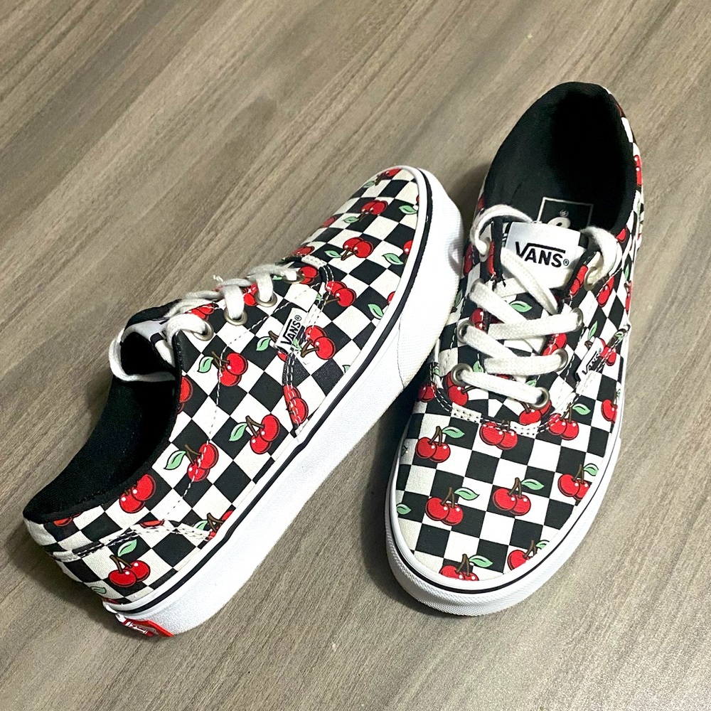 Vans Old Skool Lo Red Cherry Women Sneakers - SZ 6 - Picture 1 of 10